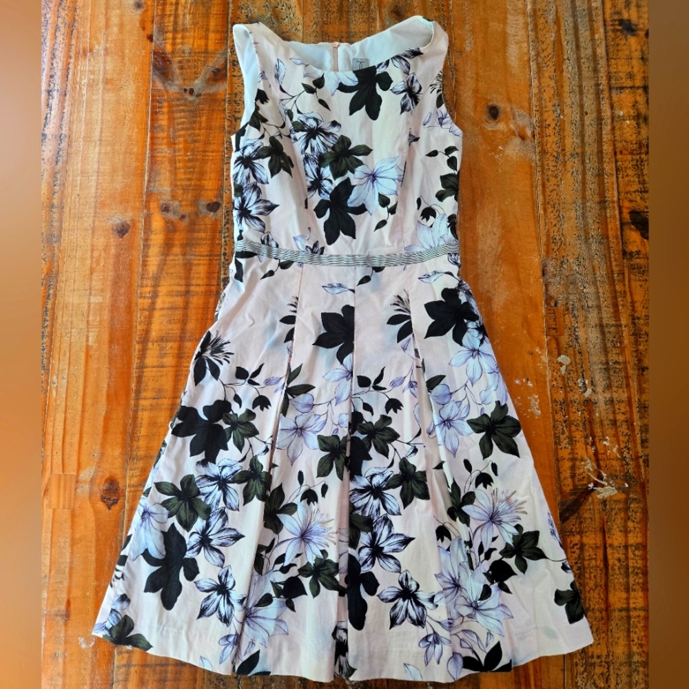 🌸TRISTAN floral dress